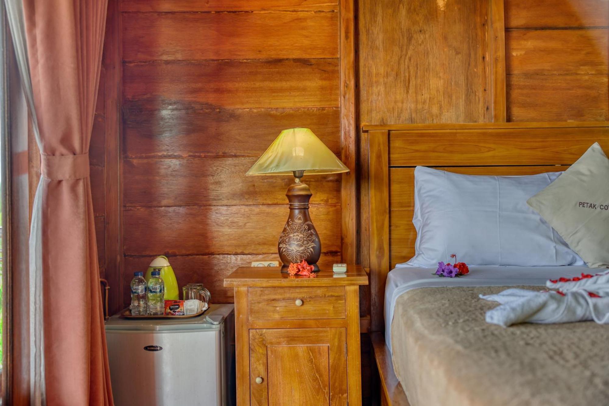 Petak Cottage Ped Экстерьер фото
